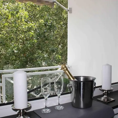 Gehobenes Im Zentrum Apartman